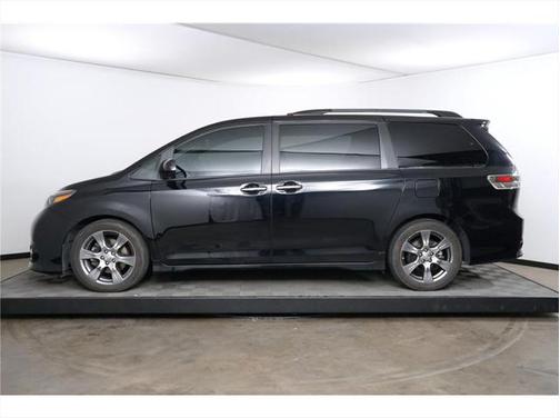 2017 Toyota Sienna SE