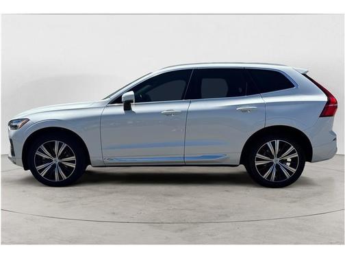 2022 Volvo XC60 B5 Inscription
