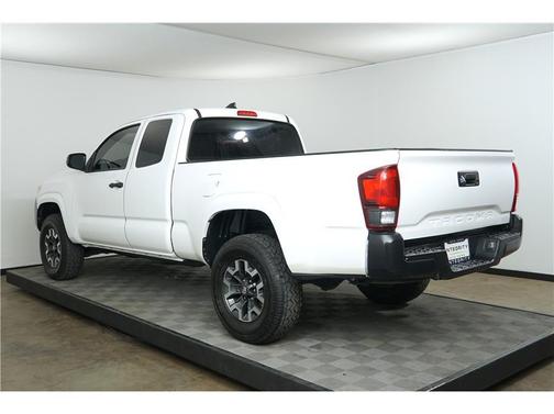 2018 Toyota Tacoma SR