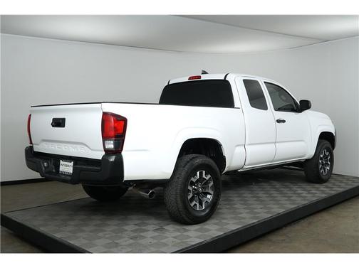 2018 Toyota Tacoma SR