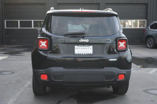 Photo 5 of 28 of 2015 Jeep Renegade Latitude
