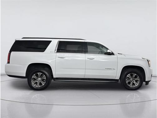 Summit White 2018 GMC Yukon XL SLE