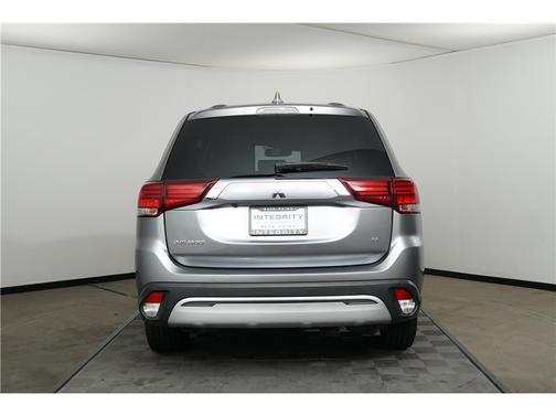 2020 Mitsubishi Outlander SE