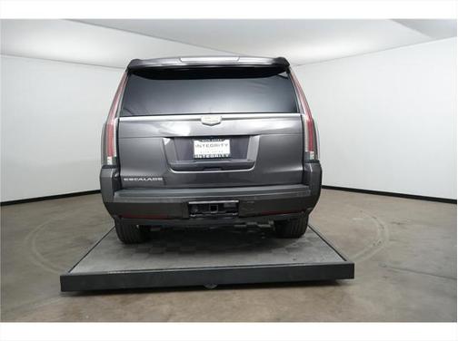 2016 Cadillac Escalade Platinum