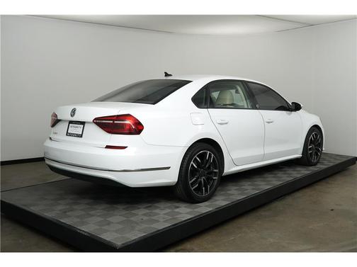 2019 Volkswagen Passat 2.0T Wolfsburg Edition