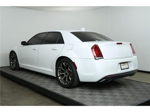 2016 Chrysler 300 S