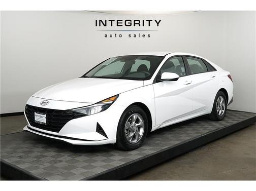 2022 Hyundai ELANTRA SE