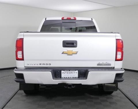 Photo 5 of 32 of 2017 Chevrolet Silverado 1500 High Country