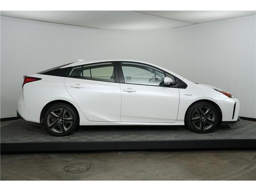 2019 Toyota Prius XLE