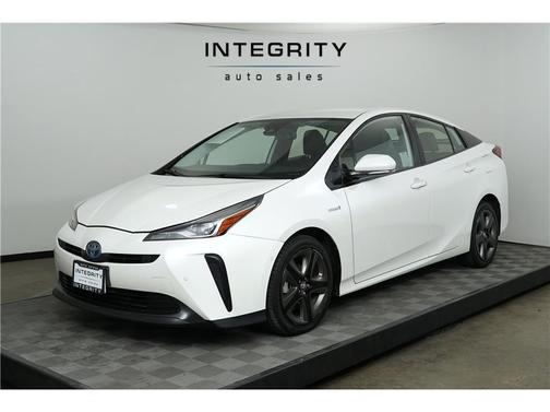 2019 Toyota Prius XLE
