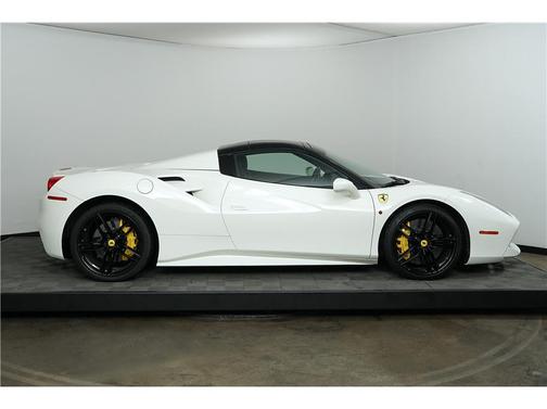 2019 Ferrari 488 Spider Base