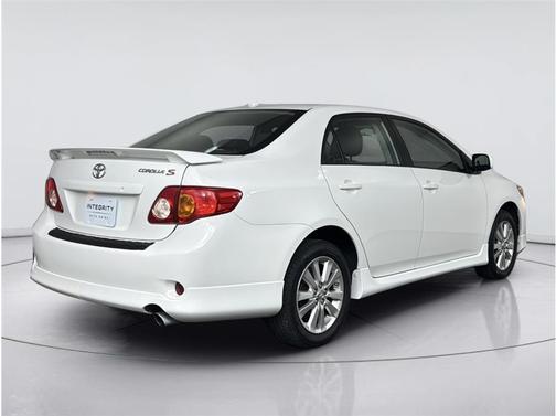 Super White 2009 Toyota Corolla Base