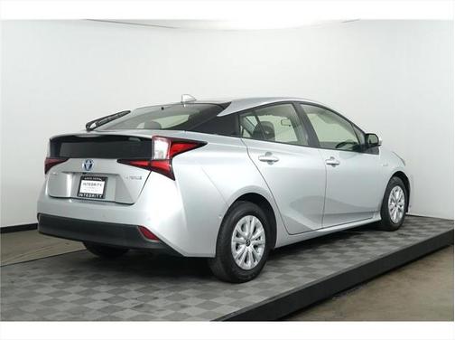 2022 Toyota Prius LE
