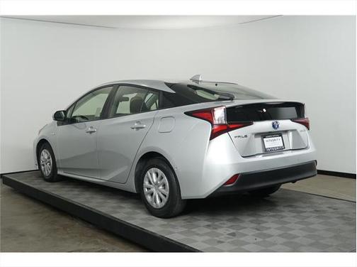 2022 Toyota Prius LE