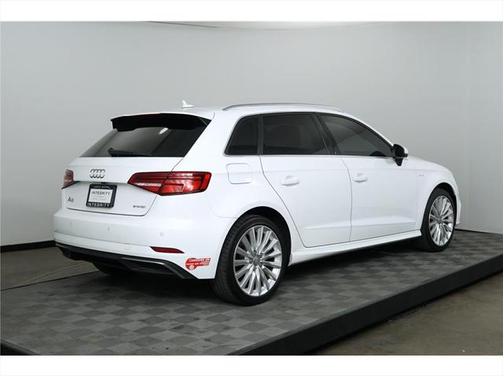 2017 Audi A3 e-tron 1.4T Tech Premium Plus