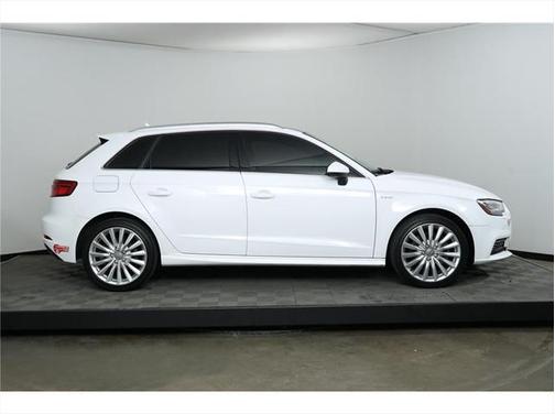2017 Audi A3 e-tron 1.4T Tech Premium Plus