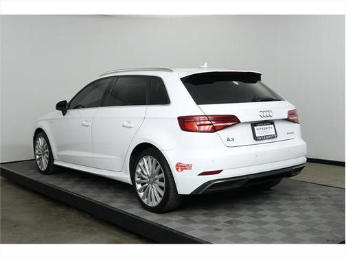 2017 Audi A3 e-tron 1.4T Tech Premium Plus