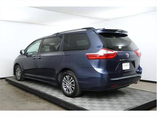 2018 Toyota Sienna XLE Premium