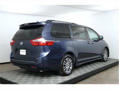 2018 Toyota Sienna XLE Premium