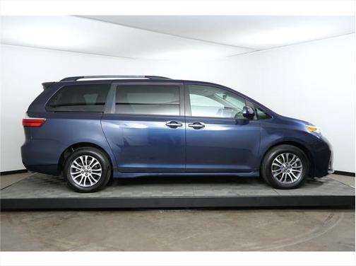 2018 Toyota Sienna XLE Premium