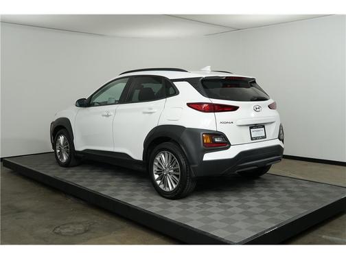 2021 Hyundai KONA SEL Plus