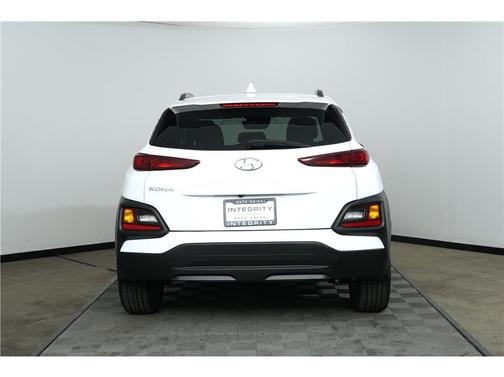 2021 Hyundai KONA SEL Plus