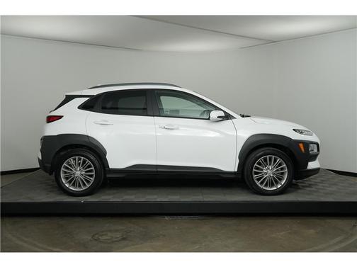 2021 Hyundai KONA SEL Plus