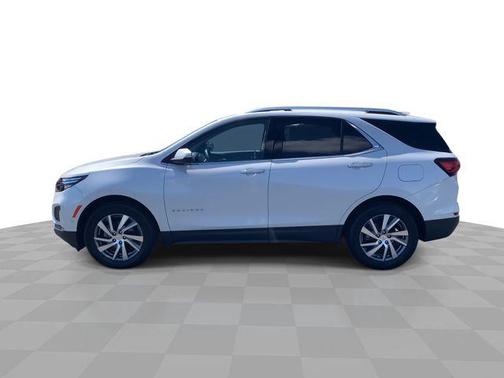 Iridescent Pearl Tricoat 2023 Chevrolet Equinox Premier w/1LZ