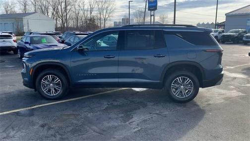 2025 Chevrolet Traverse LT