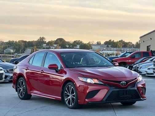 2019 Toyota Camry SE