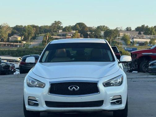 2015 INFINITI Q50 Premium