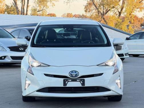 2018 Toyota Prius Three Touring