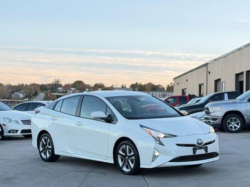 2018 Toyota Prius Three Touring