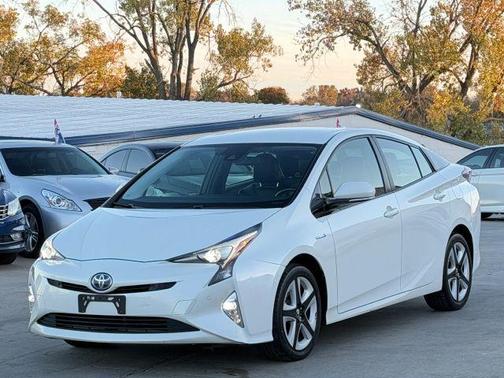 2018 Toyota Prius Three Touring