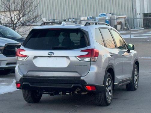 2022 Subaru Forester Premium