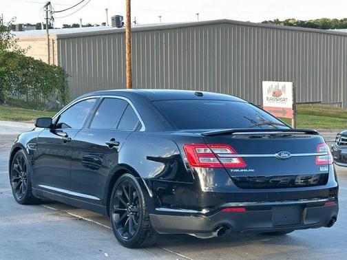 2016 Ford Taurus SHO