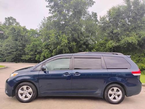Blue 2011 Toyota Sienna LE