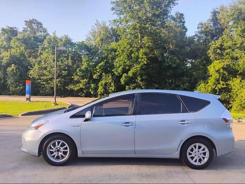 Classic Silver Metallic 2014 Toyota Prius v Three