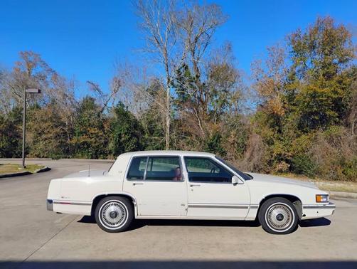 1992 Cadillac DeVille Base