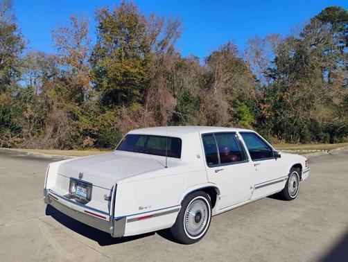 1992 Cadillac DeVille Base