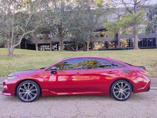 2019 Toyota Avalon XSE