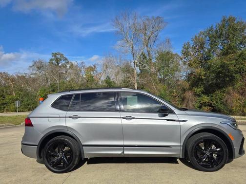 2023 Volkswagen Tiguan 2.0T SE R-Line Black