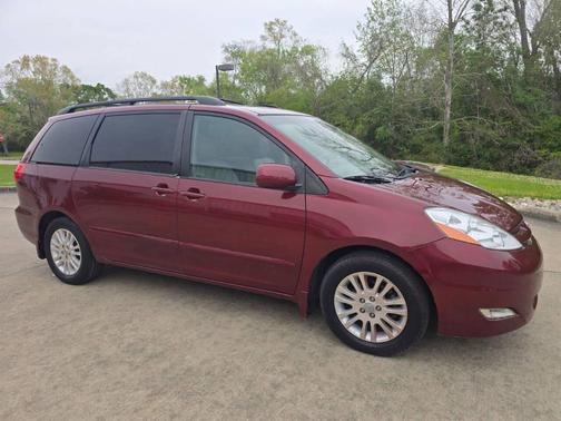 2010 Toyota Sienna XLE