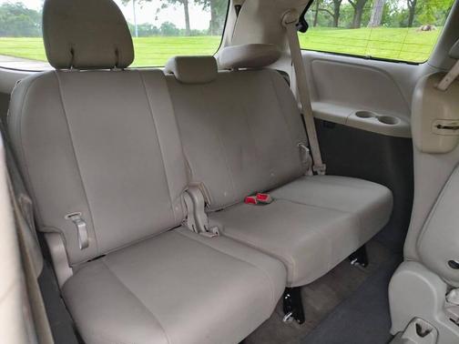 Blizzard Pearl 2015 Toyota Sienna Limited