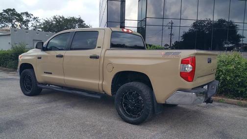Tan 2017 Toyota Tundra SR5