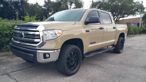 Tan 2017 Toyota Tundra SR5