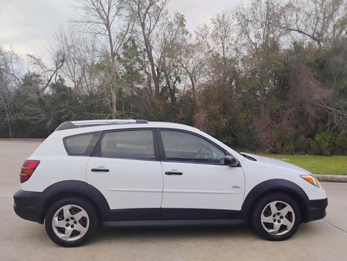 2004 Pontiac Vibe Base