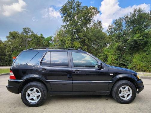 2000 Mercedes-Benz M-Class ML 320 AWD 4MATIC 4dr SUV