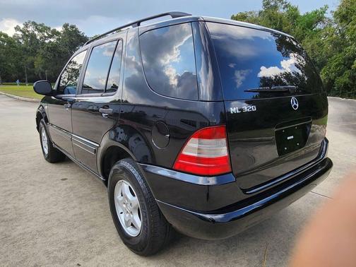 2000 Mercedes-Benz M-Class ML 320 AWD 4MATIC 4dr SUV