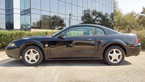 2004 Ford Mustang Base